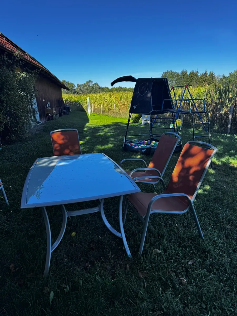 Zu verschenken: Gartenmöbel / Griller / Dekoration - Garten