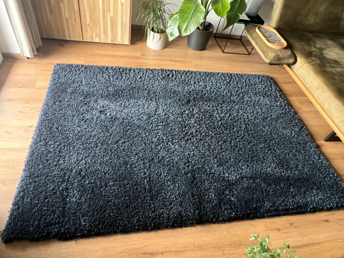 Ikea Teppich 235x160 blau schwarz lang florig, € 49,- (5221 Lochen)