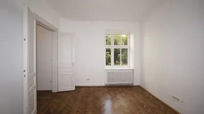 Hochparterre Wohnung in absoluter Ruhelage im 9. Bezirk, auf zehn Jahre vergeben