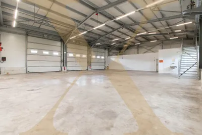 Gewerbeimmobilie mieten in Perg – 321 m², € 3.590
