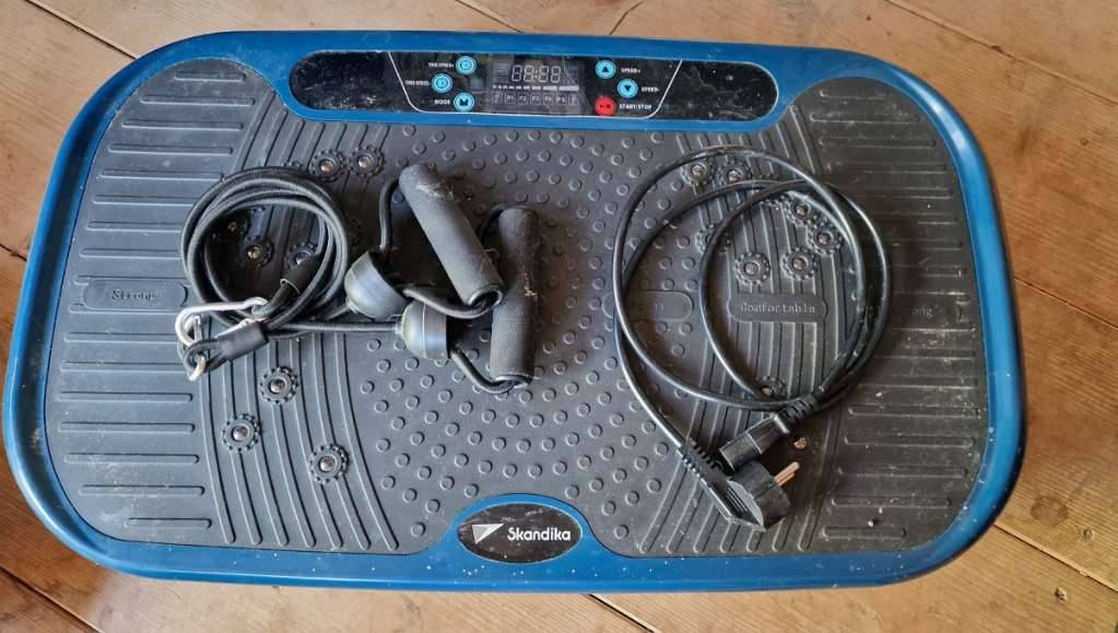 skandika home vibration plate 900 plus kaufen Lack String – Schwarzer glänzender PVC-String mit abnehmbaren Trägern,  silbernen Metallverschlüssen und sexy hautenger Passform Noir Handmade P014  | 3XL