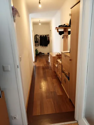 2-ZIMMER-WOHNUNG IN ZENTRALER UND RUHIGER LAGE ZU VERGEBEN – Bild 2