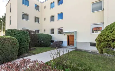 (Warm) Familienfreundliche, WG-Taugliche große Wohnung mit Balkon im Grüngebiet nähe Liesingbach und Wienerbergteich – Bild 2