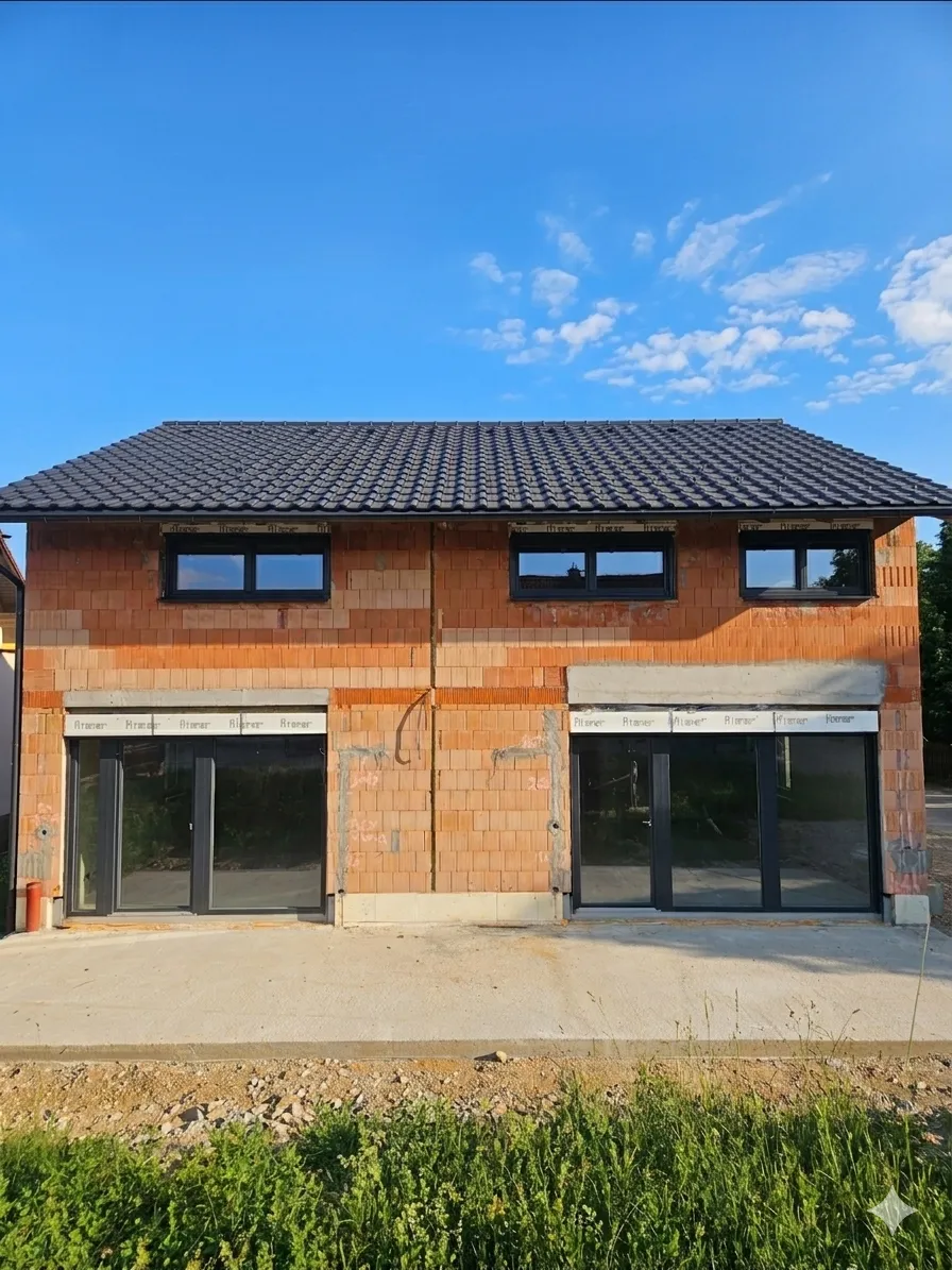 Erstbezug: moderne Doppelhaushälfte (Wohnung) mit Garten in Gunskirchen - Ansicht 2