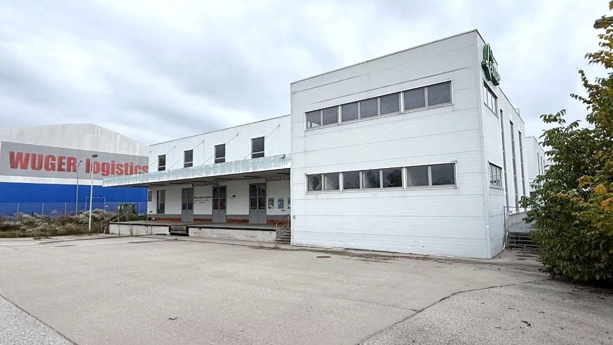 Lagerhalle mit 4388 m² - zentraler Standort an der Leiner-Kreuzung - Ansicht 3