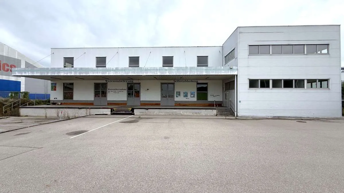 Lagerhalle mit 4388 m² - zentraler Standort an der Leiner-Kreuzung - Ansicht 2