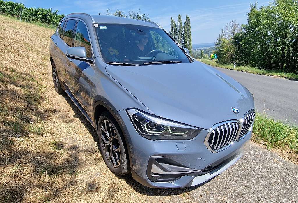 BMW X1 xDrive18d, xLine Advantage, Storm Bay metallic SUV / Geländewagen