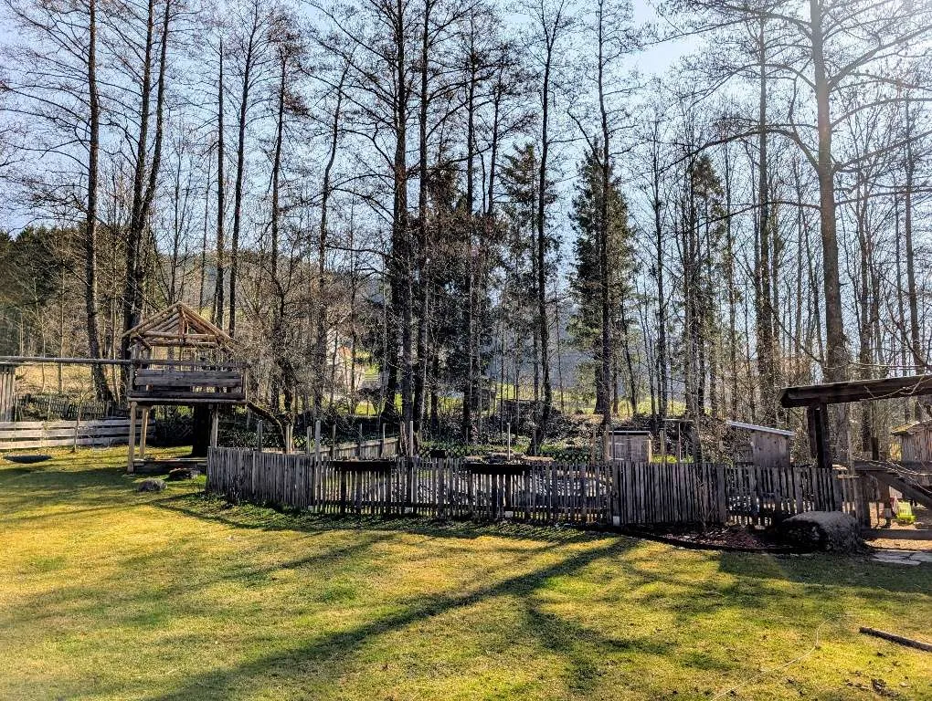 Großzügiges Haus mit Garten, Garage & separater Ferienwohnung, 15 min Fußweg zum Hallstättersee - Ansicht 3