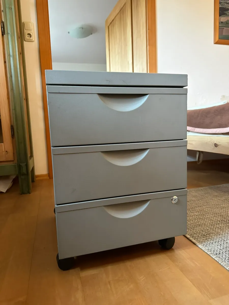 IKEA ERIK Rollcontainer Metall grau - 3 Schubladen Büro / Schreibtisch, € 18,- (4841 Ungenach)