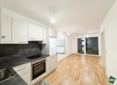 Attraktive 2-Zimmer-Wohnung mit Balkon nahe U1 - ideal für Singles oder Paare