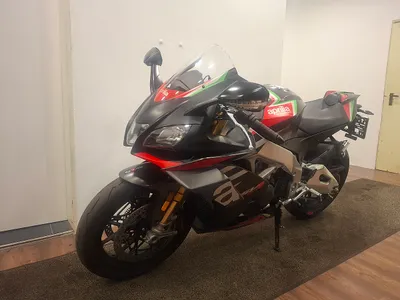Aprilia RSV 4- factory