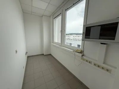 1-Zimmer-Gewerbeimmobilie mieten in Baden – 113 m², € 1.403 – Bild 6 von 7