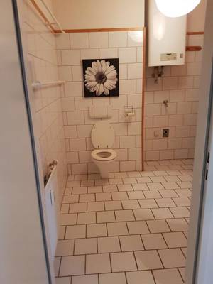 MÖCHTE NICHT MEHR ALLEINE SEIN!!NEUBAU-DACHGESCHOSS-WOHNUNG PERFEKTASTRASSE 6-8 U-BAHN NÄHE – Bild 3