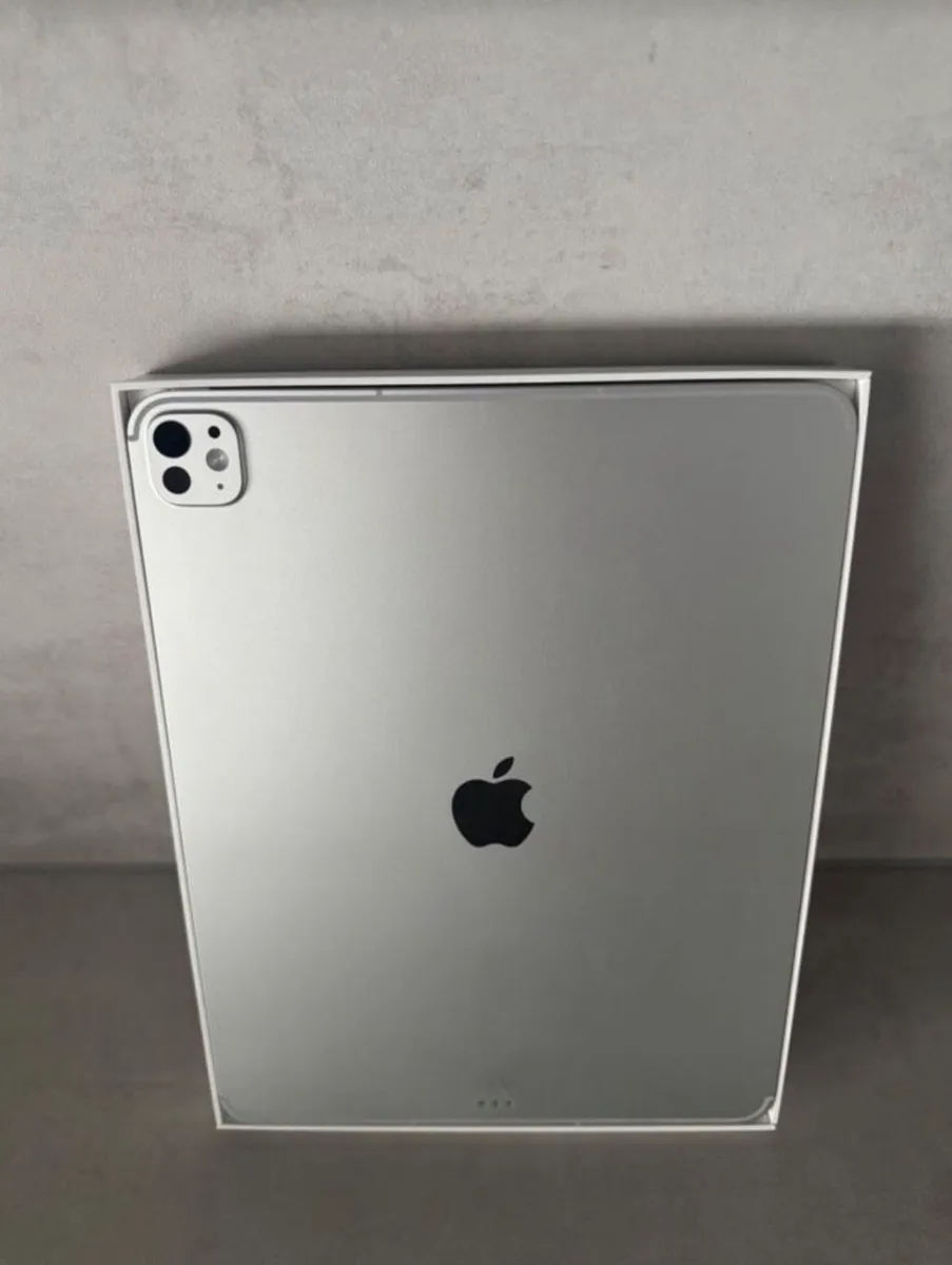 Apple iPad Pro M5 13 Silber 256 GB Wifi+5G, € 1.400,- (9943 ...