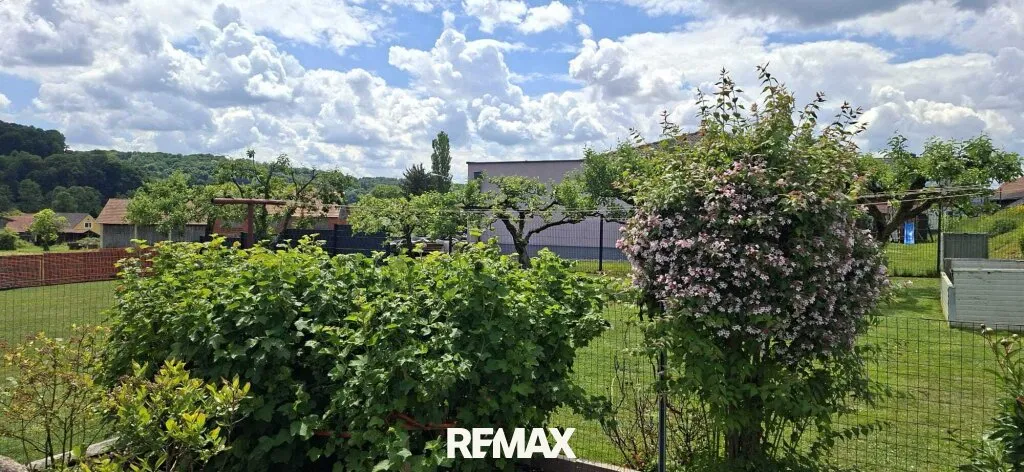 Solides, renoviertes Ein- bzw. Zweifamilienhaus mit tollem Garten. BESICHTIGUNGSTERMIN am 7. August 2026 von 16 - 18 UHR! - Ansicht 3