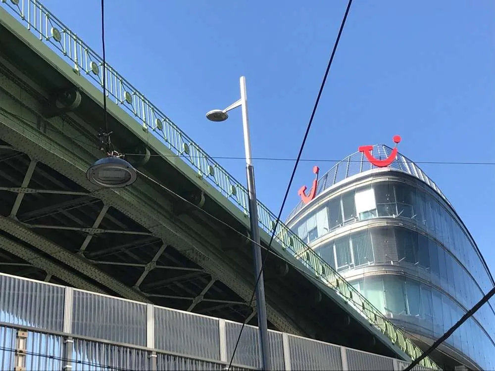 Skyline Offices - Büros auf der U-Bahn - Ansicht 2