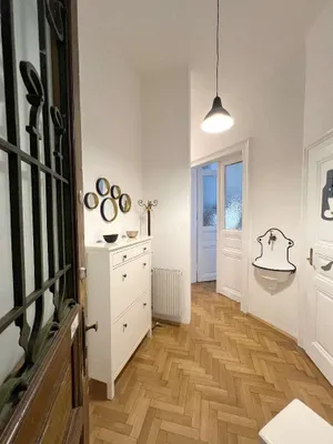 Erstbezug, 2-Zimmer, Vollmöbliert, zwischen Stadtpark und Wien Mitte
