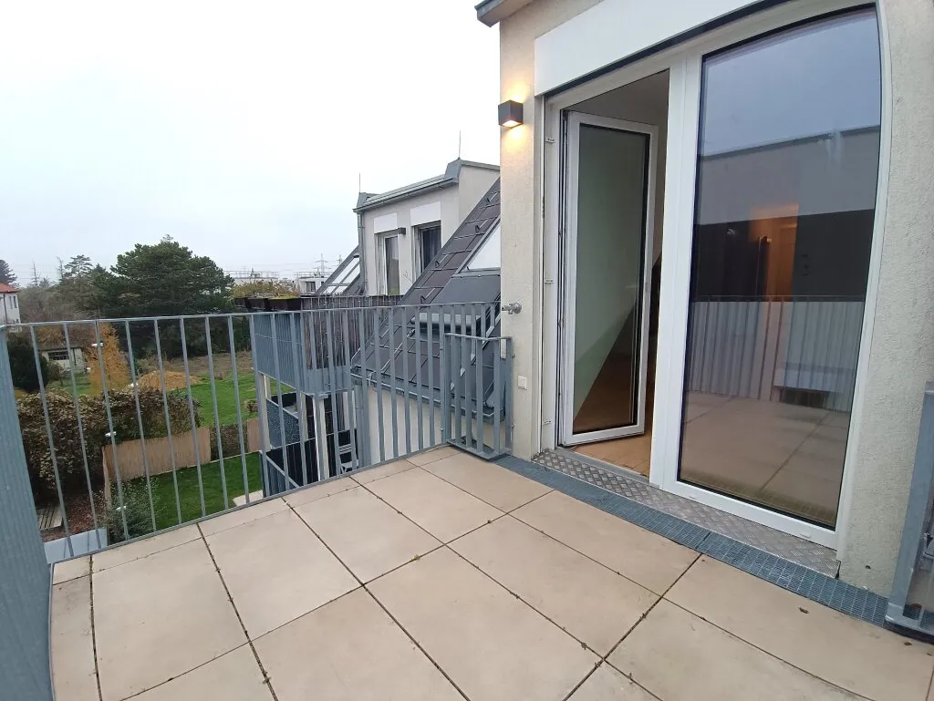 Neubau! 2-Zimmer Wohnung im DG mit Balkon! – pohled 2