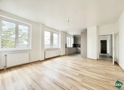 Erstbezug nach Sanierung: Ruhige, helle 4-Zimmer-Wohnung mit Grünblick - ideal für Familien