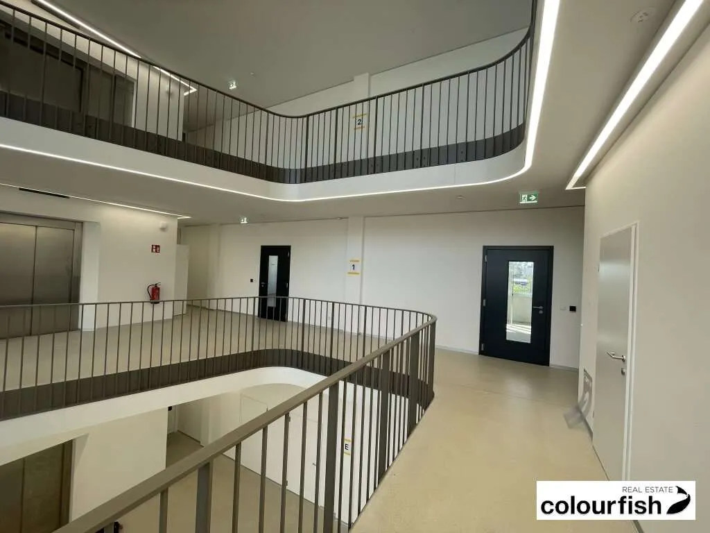 Moderne Multifunktionsfläche im Technologiezentrum 3 - Ansicht 3