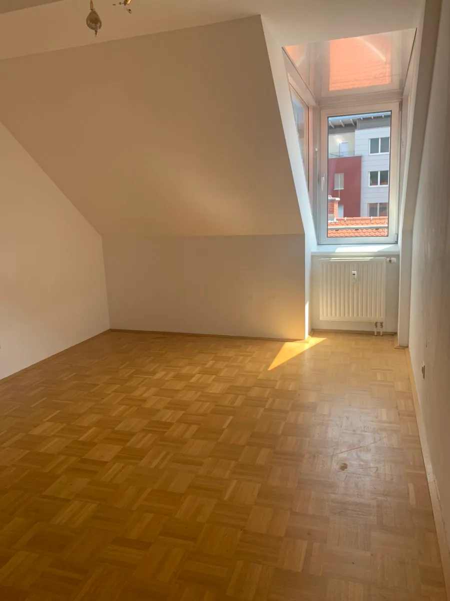 Dachgeschoss Wohnung Innere Stadt - Widok 3