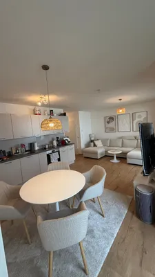 Helle 3-Zimmer-Wohnung mit Balkon - ideal für Singles oder Paare, ab Ende August