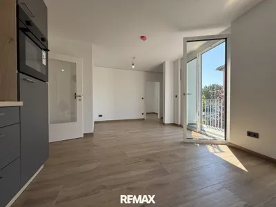 2-Zimmer-Erstbezug mit Balkon - Top-Lage & bezugsfertig!