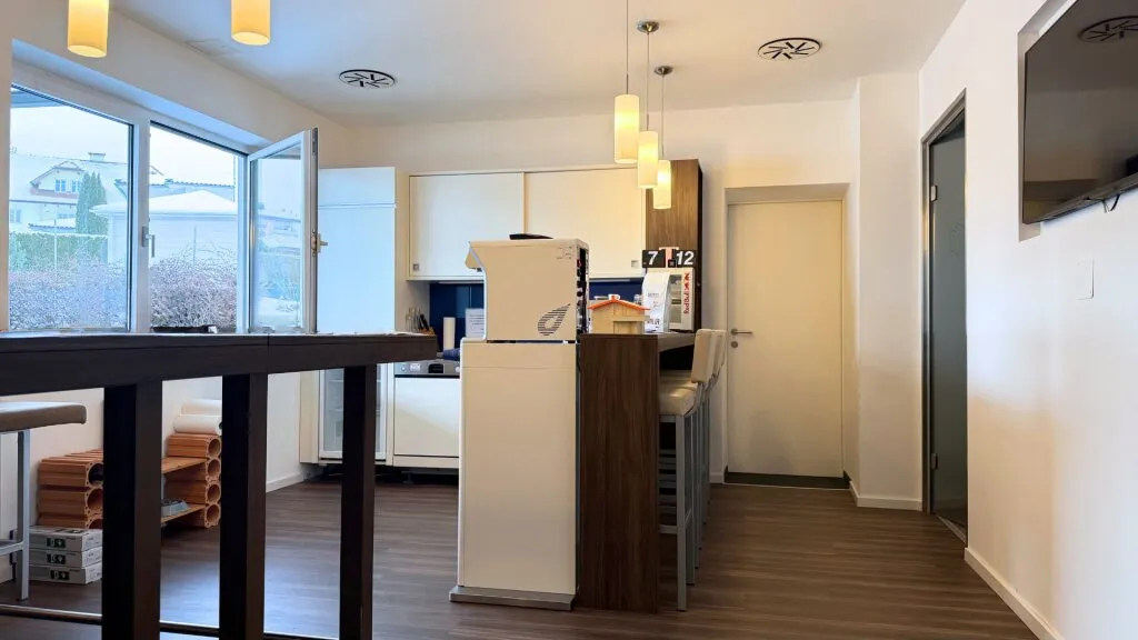 Großzügige Gesamtbürofläche mit kompletter Infrastruktur - ca. 266 m² - Ansicht 2