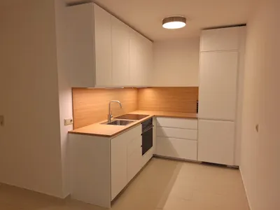 Frisch modernisierte 2-Zimmer-Wohnung direkt an der Neuen Donau – Bild 2