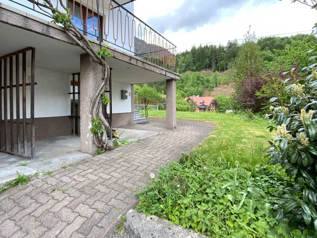 Großes Haus mit Potential - auf 1160 m² Grundstück, Sonnenlage - Ansicht 2