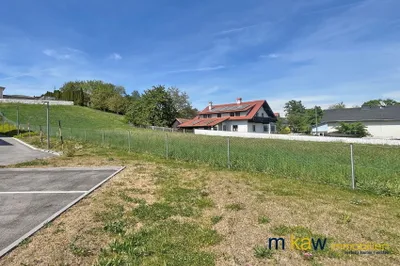 Grundstück kaufen in Ried im Innkreis – 2 409 m², € 244.000 – Bild 2 von 2
