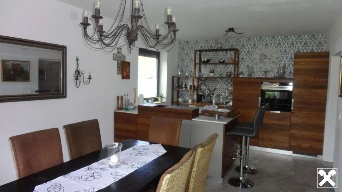 Exklusives Einfamilienhaus in ruhiger Lage! - Ansicht 2