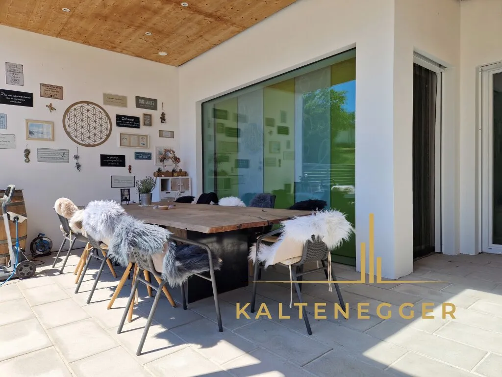 LEBENSQUALITÄT PUR: Designerhaus mit Naturpool und ganz viel grüner Oase - Widok 3