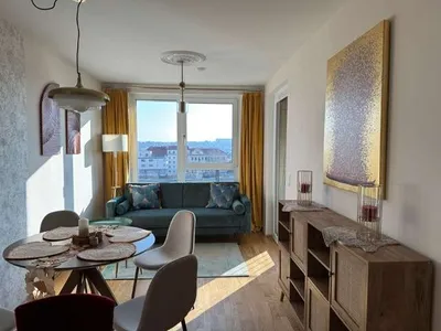 Vollmöbliertes Apartment mit Loggia, schönem Weitblick und Garagenplatz! Kurz-oder Langzeitmiete möglich! – Bild 2