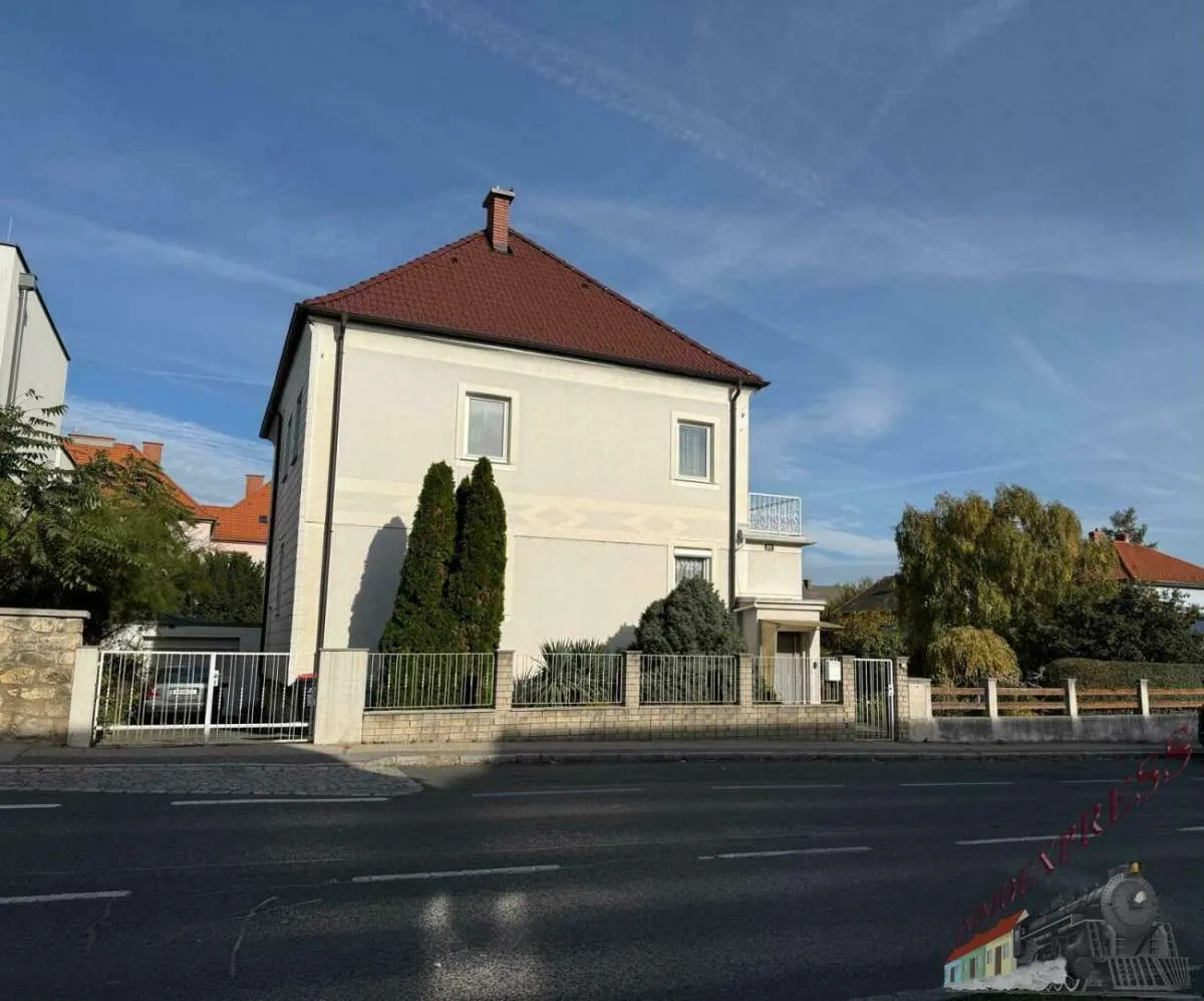 Sehr gut gelegenes Einfamilienhaus in Eisenstadt mit Gartenteich, Pavillon, Laube und Garage sowie Werkstatt - Grundstücksfläche fast 1.000 m² - Widok 2
