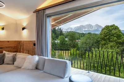 6-Zimmer-Haus kaufen in Kitzbühel – 255 m², € 2.495.000 – Bild 3 von 12