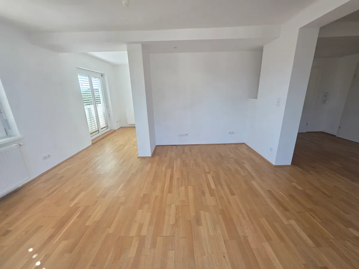 Tolle, sonnige unlängst renovierte 2 Zimmer Wohnung mit riesiger Terrasse und Parkplatz in Dörfla !! - Ansicht 3