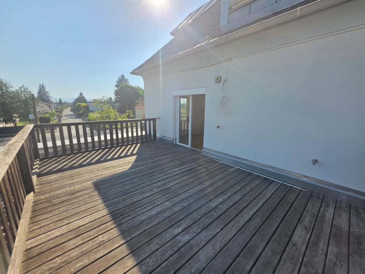 Tolle, sonnige unlängst renovierte 2 Zimmer Wohnung mit riesiger Terrasse und Parkplatz in Dörfla !! - Ansicht 2
