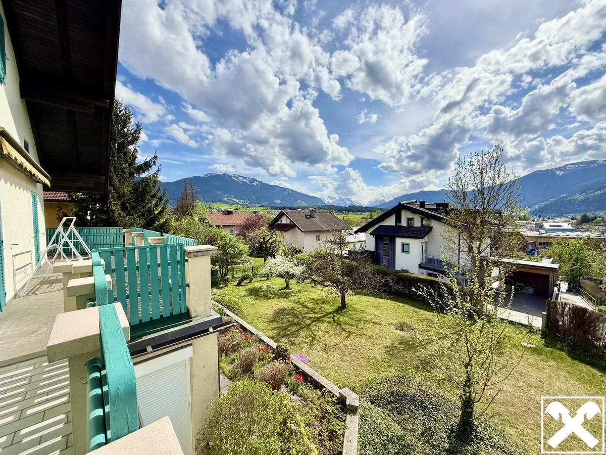 Charmantes Anwesen in Hanglage mit atemberaubendem Bergpanorama - Ansicht 2