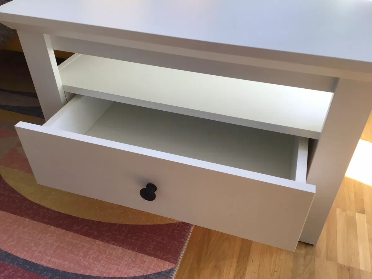 Ikea-Couchtisch mit Lade, € 10,- (1220 Wien)