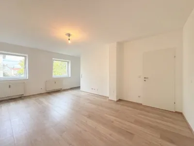 Top geschnittene 1-Zimmer-Wohnung mit tollem Bad in Hetzendorf! – Bild 2