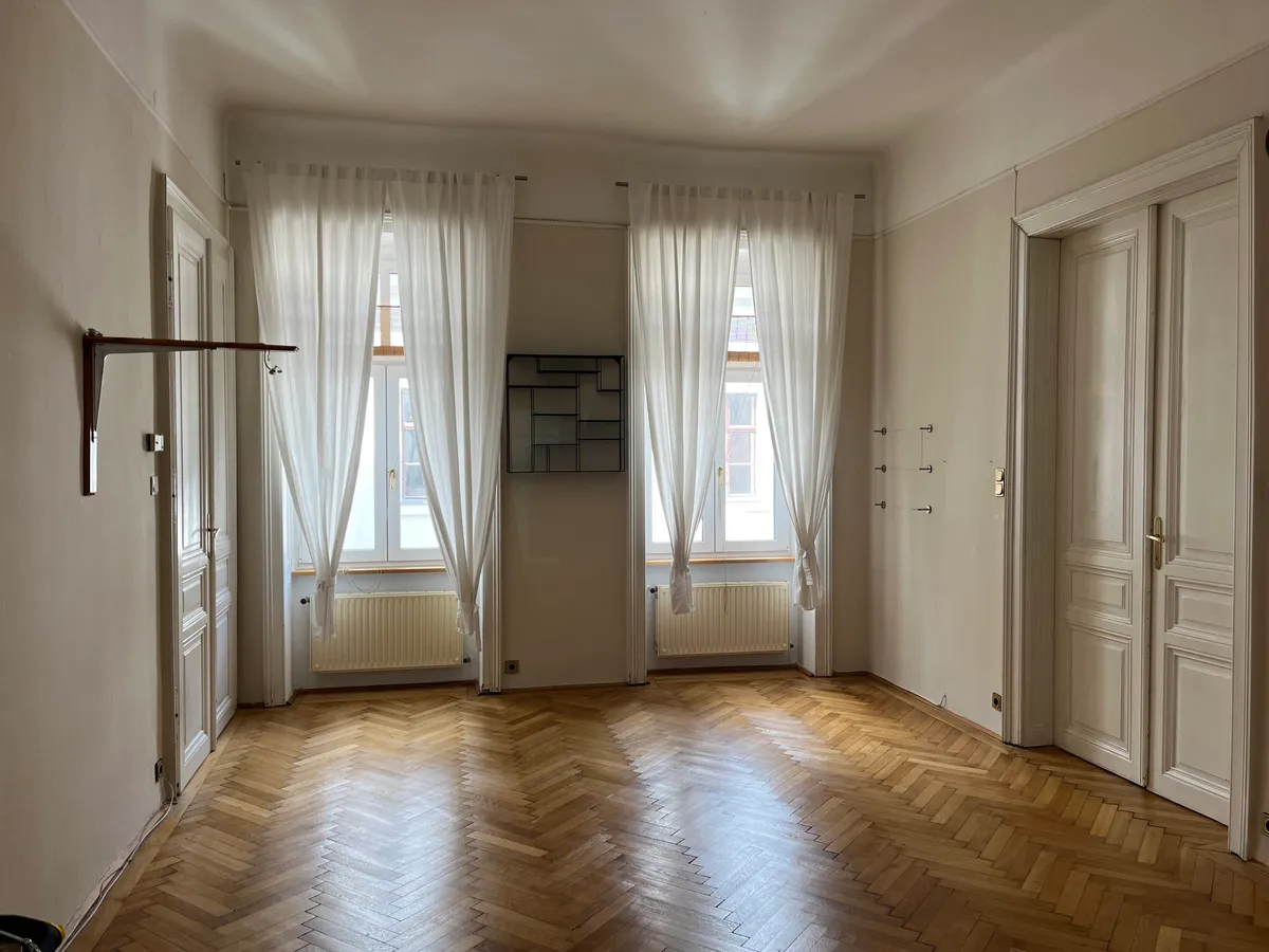 Двухкомнатная квартира, 80 м², Иннере-Штадт, Внутренний город
