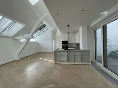 4 Zimmer-Maisonetten-Wohnung mit einer Terrasse und eigenem Studio im Oberbereich mit separatem zusätzlichem Eingang! – Bild 3