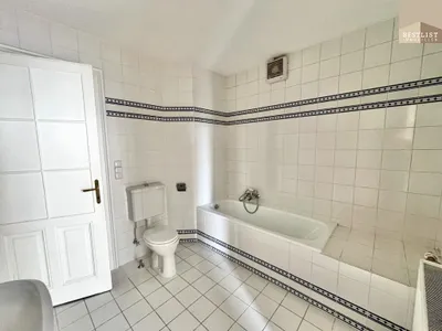6-Zimmer-Gewerbeimmobilie mieten in Baden – 238 m², € 2.780 – Bild 12 von 17