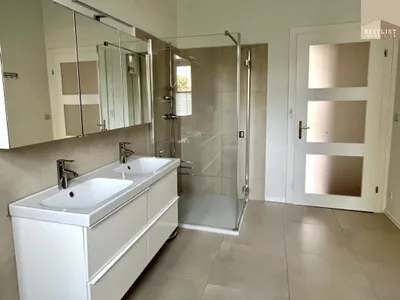 6-Zimmer-Gewerbeimmobilie mieten in Baden – 238 m², € 2.780 – Bild 10 von 17