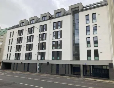 Moderne, ruhige Wohnung mit Balkon in unmittelbarer U-Bahnnähe – Bild 3