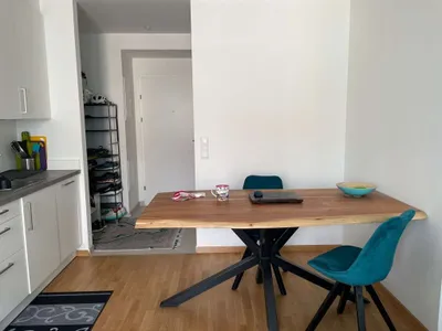 Moderne, ruhige Wohnung mit Balkon in unmittelbarer U-Bahnnähe