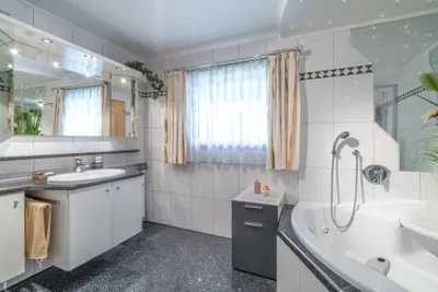 7-Zimmer-Gewerbeimmobilie kaufen in Kitzbühel – 237 m², € 1.385.000 – Bild 9 von 22