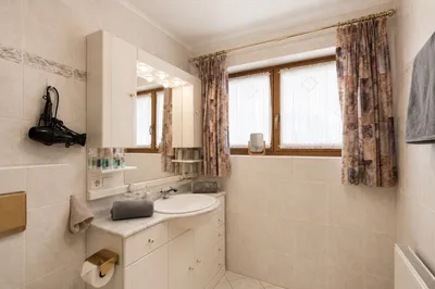 7-Zimmer-Gewerbeimmobilie kaufen in Kitzbühel – 237 m², € 1.385.000 – Bild 19 von 22