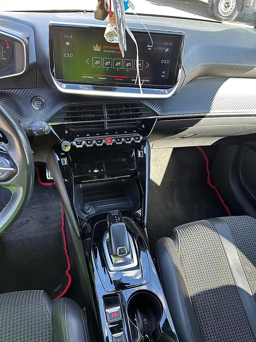 Peugeot 208 GT-Line PureTech 100 S&S EAT8 Aut. – Bild 11